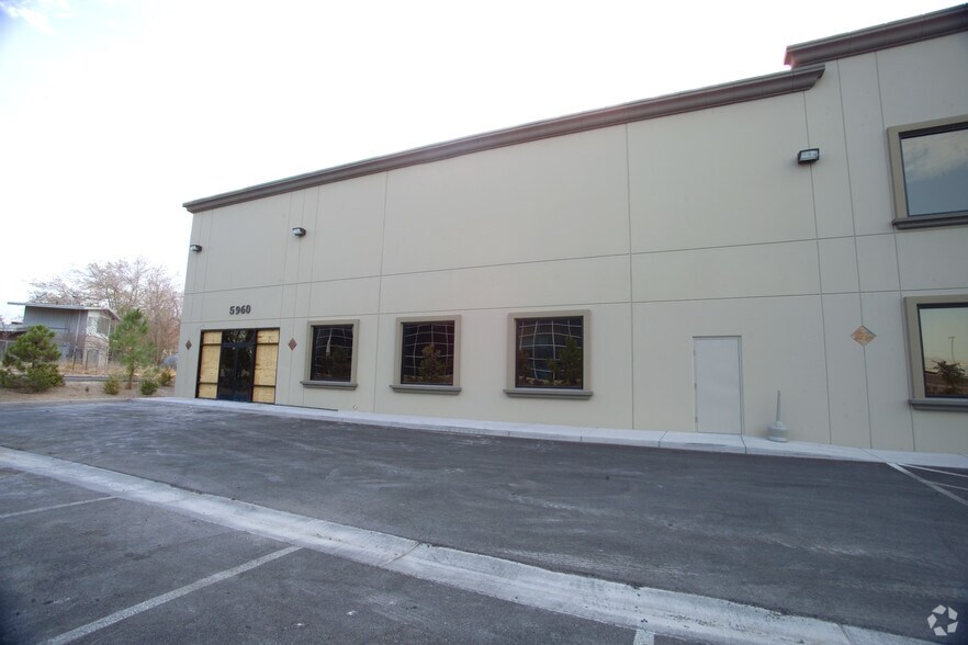 More Photos Of 5960 Topaz St, Las Vegas Light Distribution For Sale