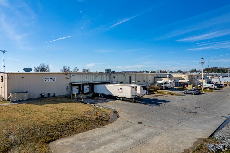 More Photos Of 1420 Toshiba Dr, Lebanon Manufacturing For Lease