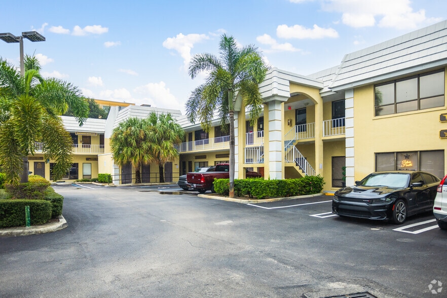 More Photos Of 1920 Palm Beach Lakes Blvd, West Palm Beach Medical For Sale