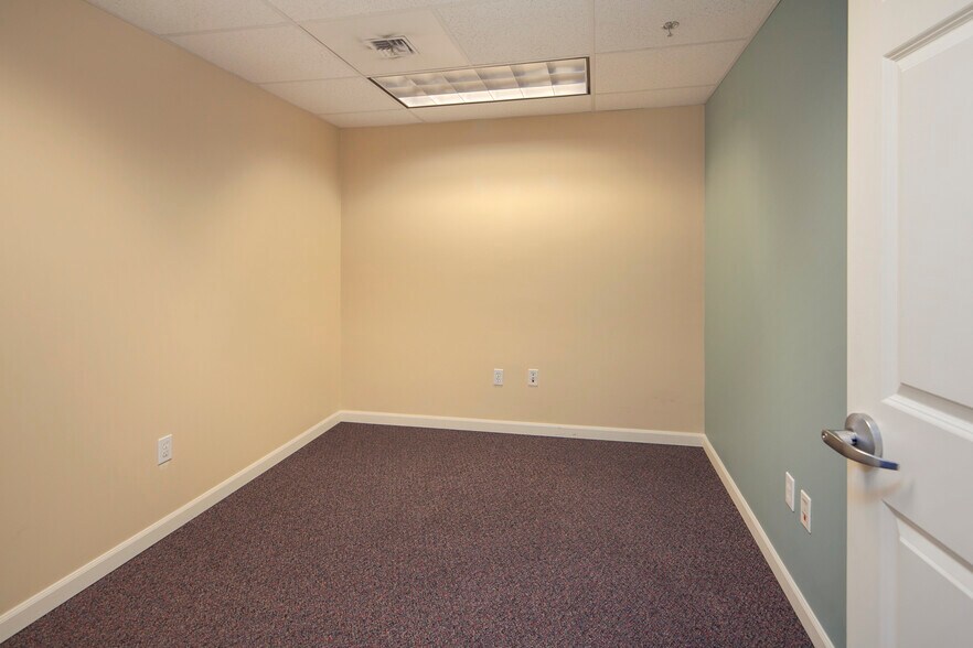 More Photos Of 7301 5th Ave NE, Seattle Office For Lease