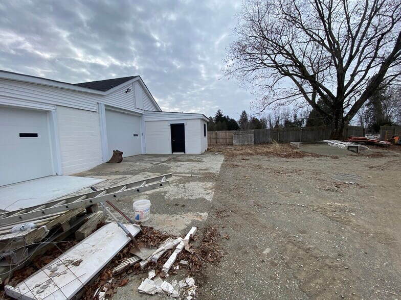 More Photos Of 137 Overlook Rd, Poughkeepsie Warehouse For Lease