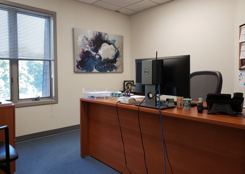 More Photos Of 557 Broad St, Bloomfield Medical For Sale