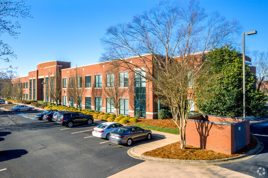 Primary Photo Of 9920 Kincey Ave, Huntersville Medical For Lease