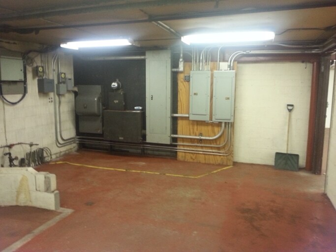 More Photos Of 7019 E Dominick St, Rome Auto Dealership For Lease