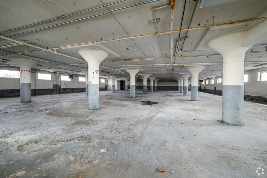 More Photos Of 900 Franklin St NE, Washington Industrial For Sale