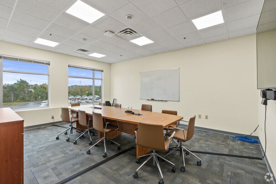 More Photos Of 2033 Corporate Dr S, Wilmington Office For Sale