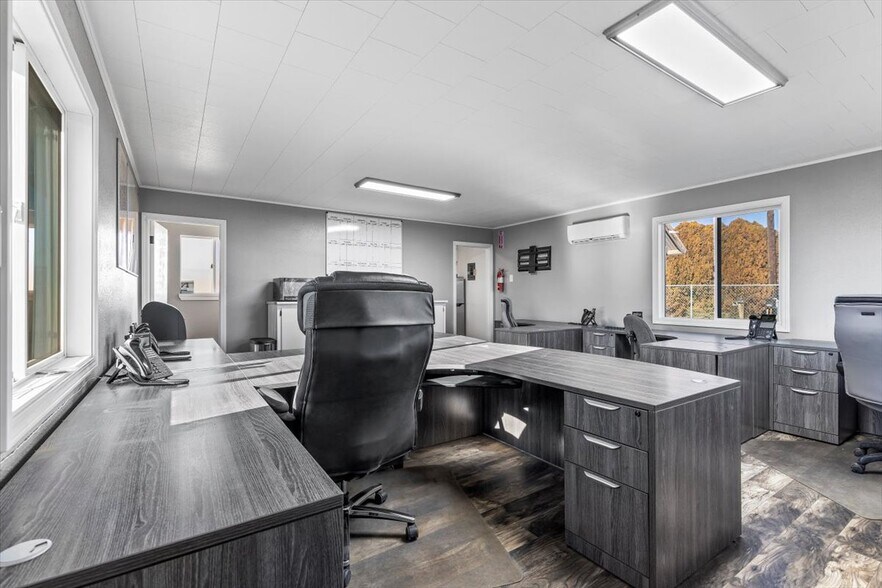 More Photos Of 10906 Hackett Rd, Yakima Industrial For Sale