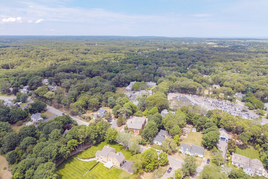 More Photos Of 51 Chestnut St, Duxbury Office For Sale