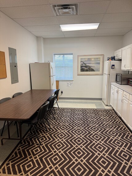 More Photos Of 7794 Grow Dr, Pensacola Office For Lease