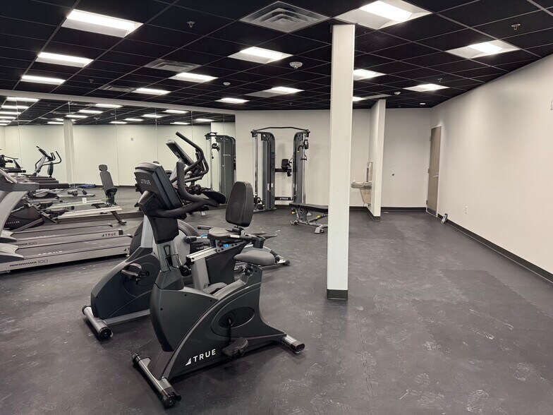 More Photos Of 255 Admiral Byrd Rd, Salt Lake City Office For Lease