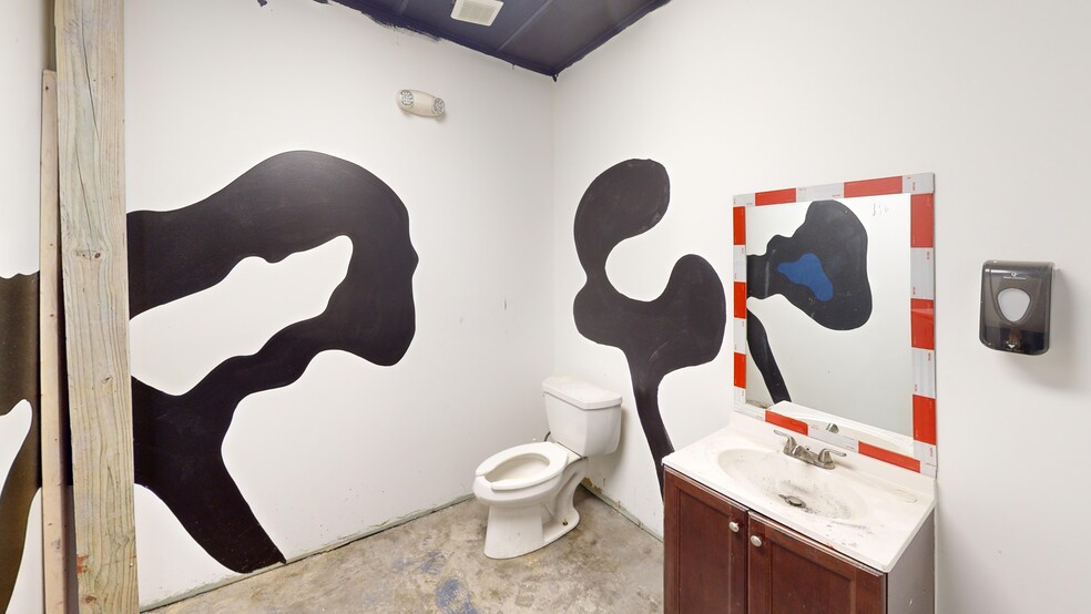 More Photos Of 3201 Atlanta Industrial Pky NW, Atlanta Light Distribution For Lease