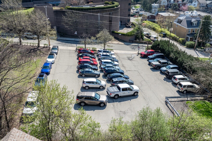 More Photos Of 1301 Grandview Ave, Pittsburgh Office For Lease