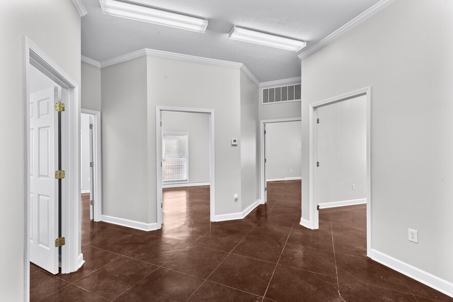 More Photos Of 403-C Towne Center Blvd, Ridgeland Office For Sale