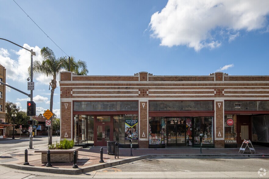 More Photos Of 302 W 4th St, Santa Ana Storefront Retail Office For Sale