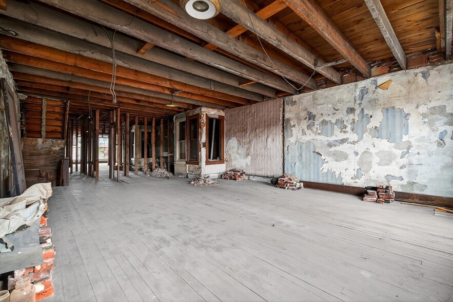 More Photos Of 210 E 5th Ave, Tarentum Office For Sale