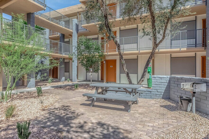 More Photos Of 1350 E Thomas Rd, Phoenix Apartments For Sale