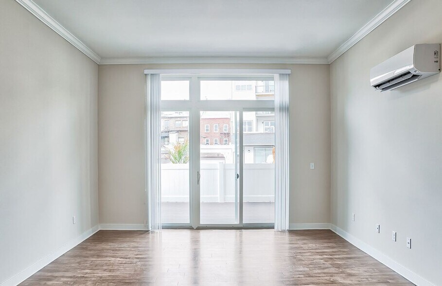 More Photos Of 240 State St, Schenectady Apartments For Lease