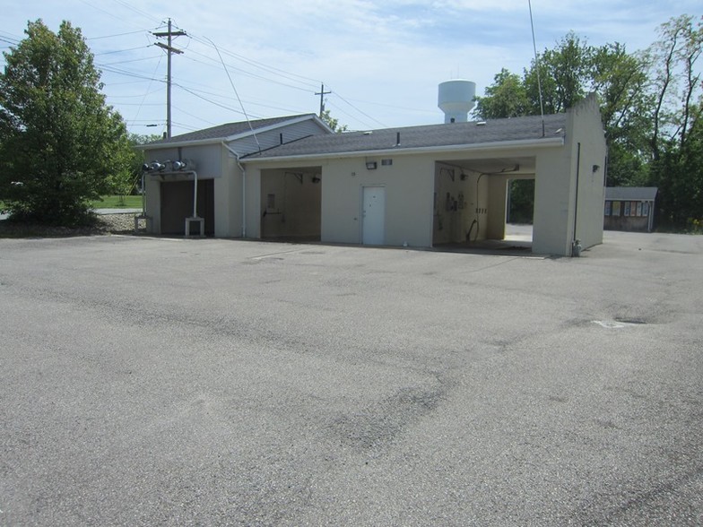 Primary Photo Of 517 E Main St, Hillsboro Carwash For Sale