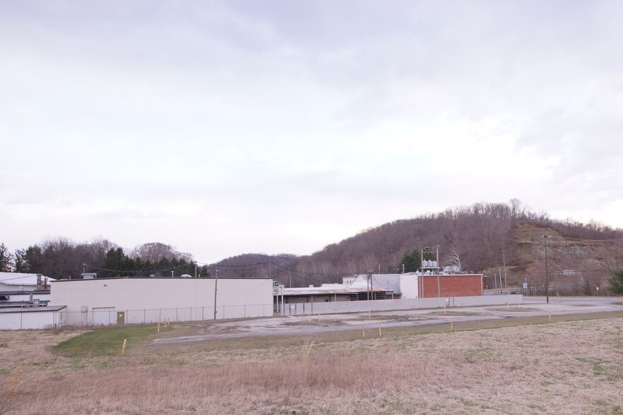 More Photos Of 4501 Ohio River Rd, Huntington Warehouse For Sale