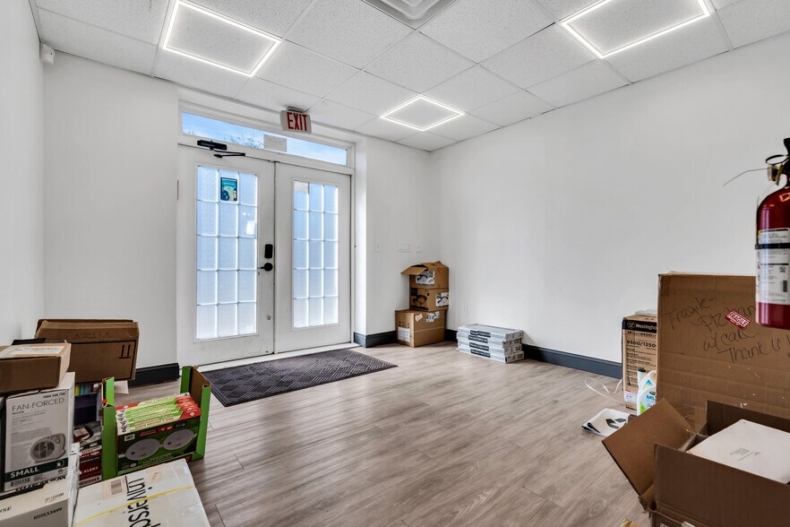 More Photos Of 2597 Hooper Ave, Brick Office For Sale