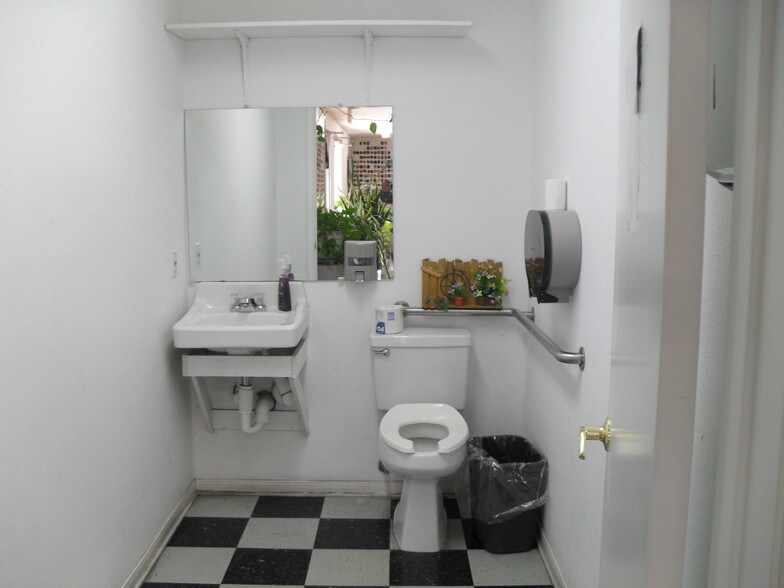 More Photos Of 201 W Stan Schlueter Loop, Killeen Freestanding For Sale