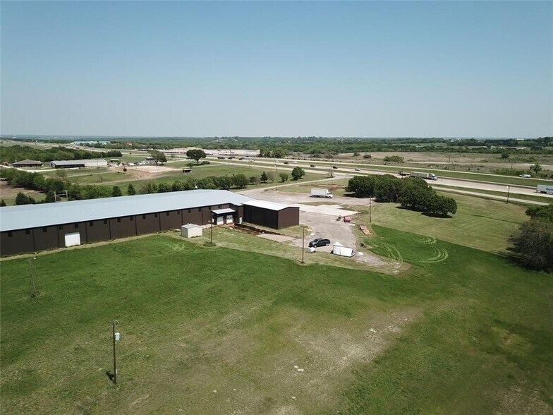 More Photos Of 1800 North Collins Fwy, Howe Manufacturing For Lease