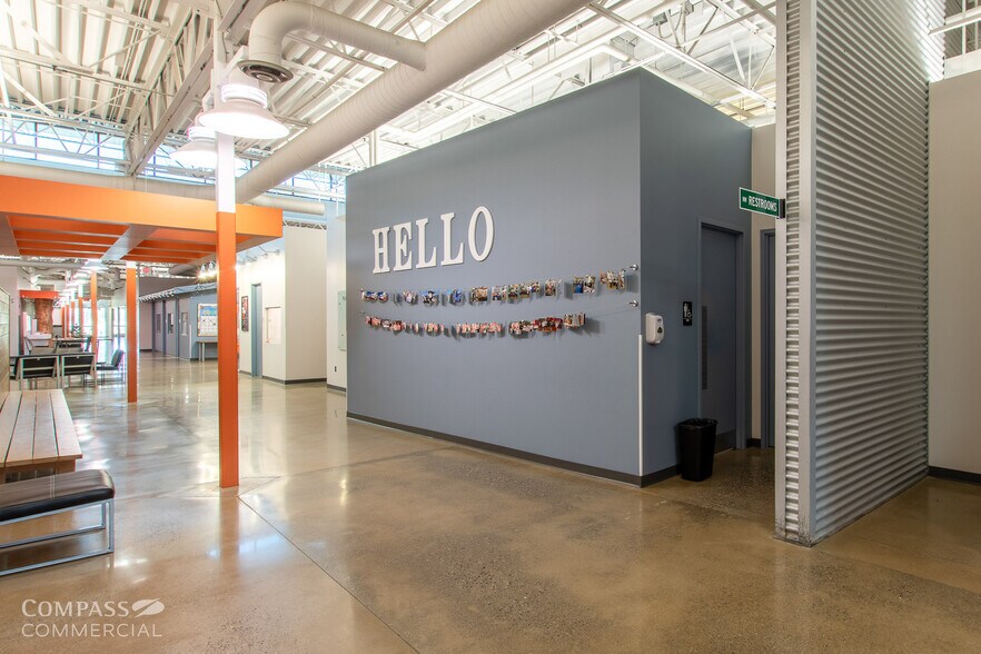 More Photos Of 2999 SW 6th St, Redmond Office For Lease