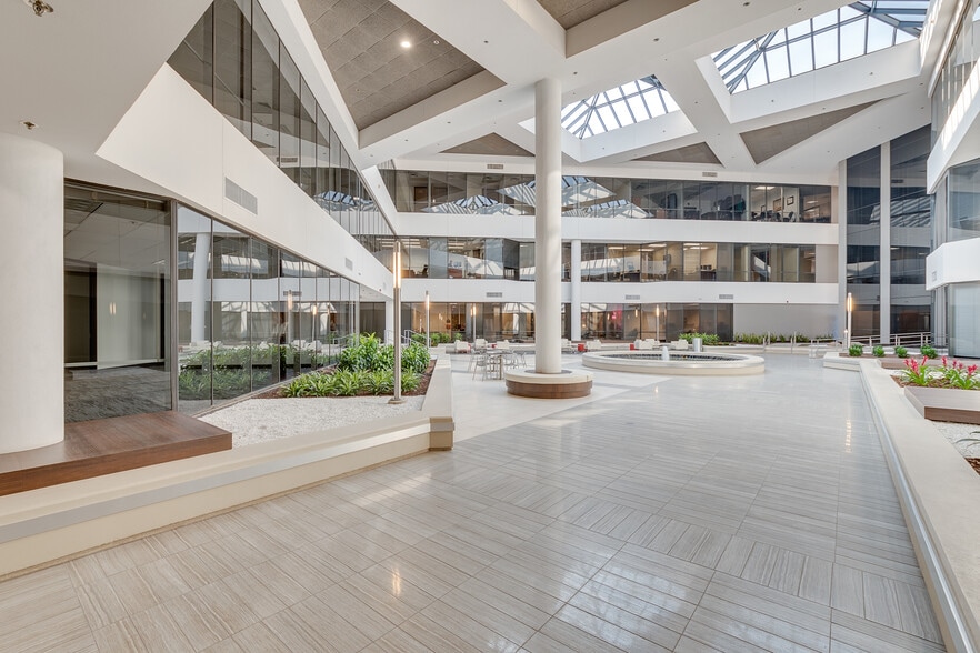 More Photos Of 800 E Campbell Rd, Richardson Office For Lease