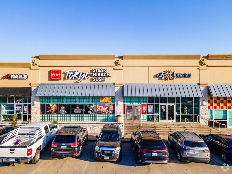 More Photos Of 2916 N US Highway 75, Sherman Storefront For Lease