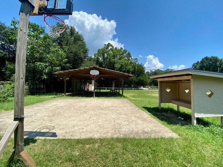 More Photos Of 3191 Newman Ave N, Crestview Religious Facility For Sale