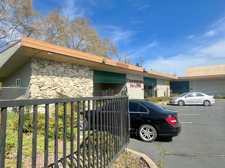 More Photos Of 8329 Fair Oaks Blvd, Carmichael Medical For Lease