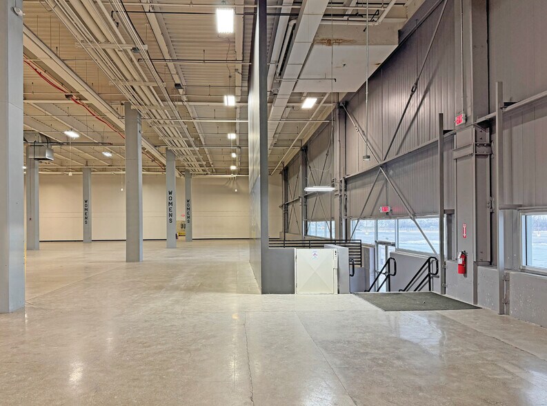 More Photos Of 4545 Fisher Rd, Columbus Distribution For Lease