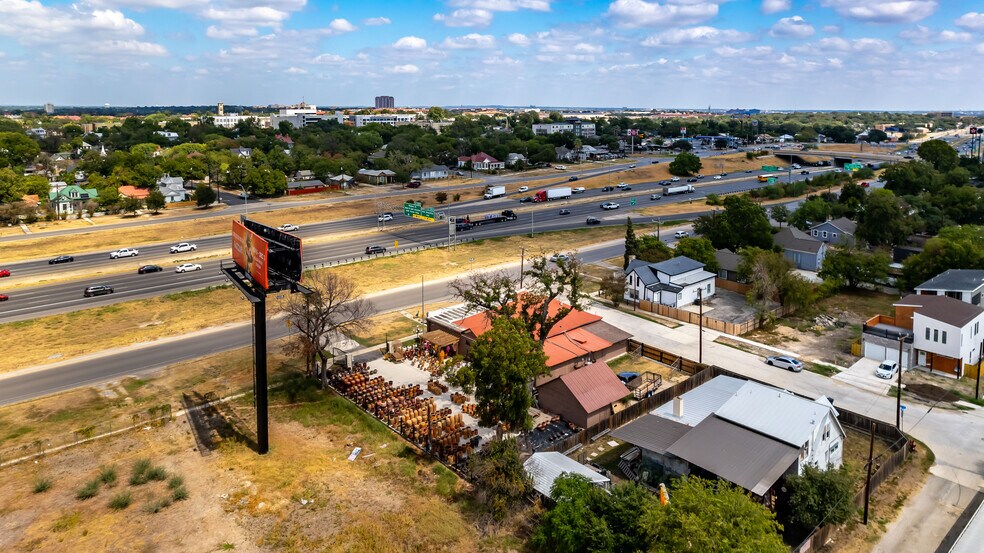 More Photos Of 1950 N Panam Expy, San Antonio Freestanding For Sale