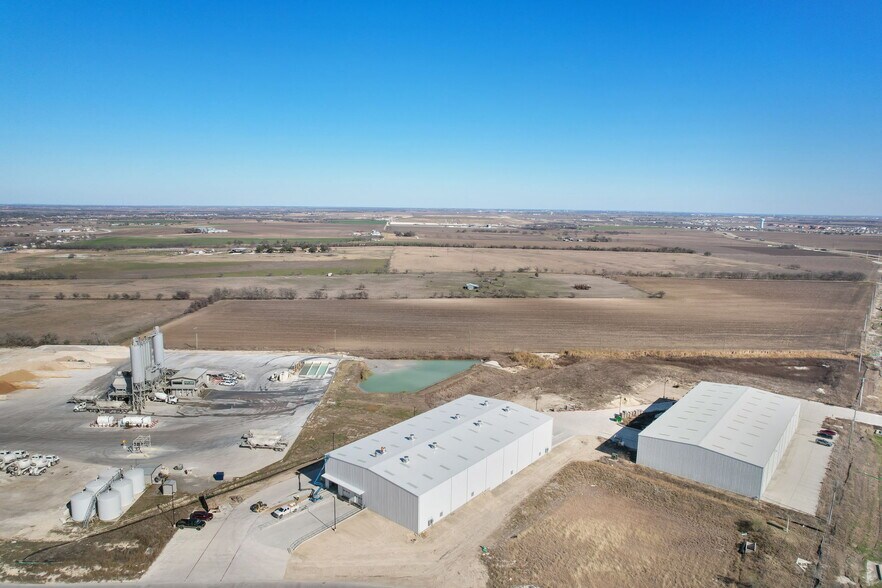 More Photos Of 6000 Chandler Rd, Hutto Unknown For Lease