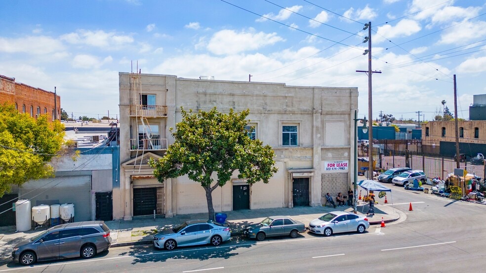 More Photos Of 3220 S Main St, Los Angeles Warehouse For Lease