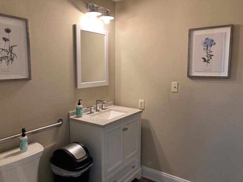 More Photos Of 5618 Brainerd Rd, Chattanooga Medical For Sale