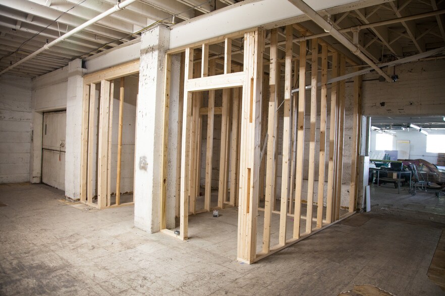 More Photos Of 100 S Mulberry St, Dickson Coworking Space