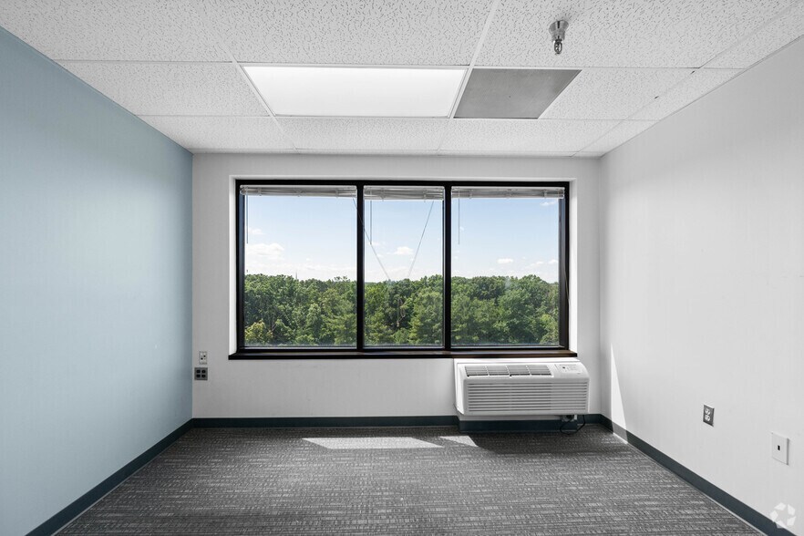 More Photos Of 6196 Oxon Hill Rd, Oxon Hill Medical For Lease