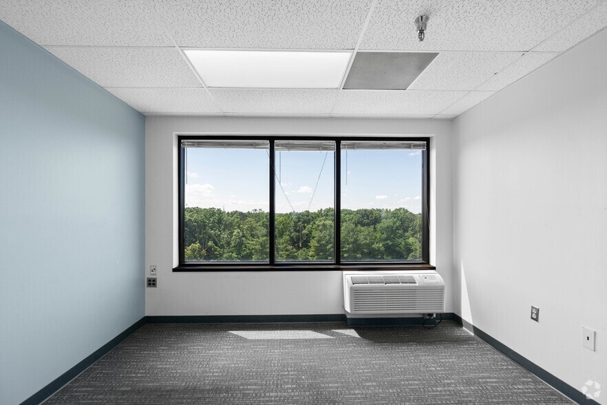 More Photos Of 6196 Oxon Hill Rd, Oxon Hill Medical For Lease