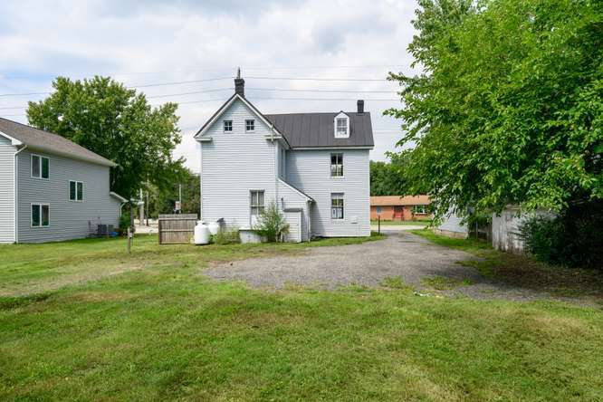 More Photos Of 400 Main St, Stevensville Office For Sale