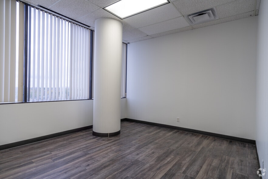 More Photos Of 213 W Southmore Ave, Pasadena Medical For Sale