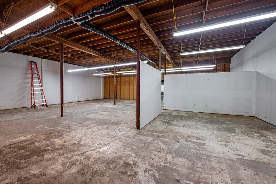 More Photos Of 3271-3273 Old Washington Rd, Waldorf Flex For Lease