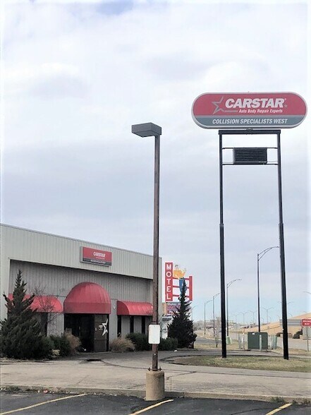 More Photos Of 8909 W Kellogg Dr, Wichita Storefront For Lease