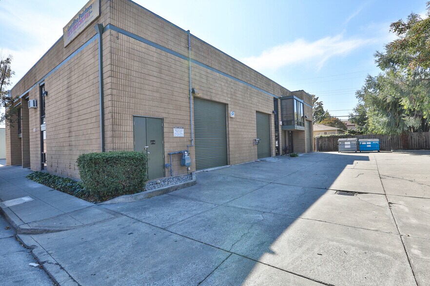 More Photos Of 1206 S Amphlett Blvd, San Mateo Warehouse For Lease