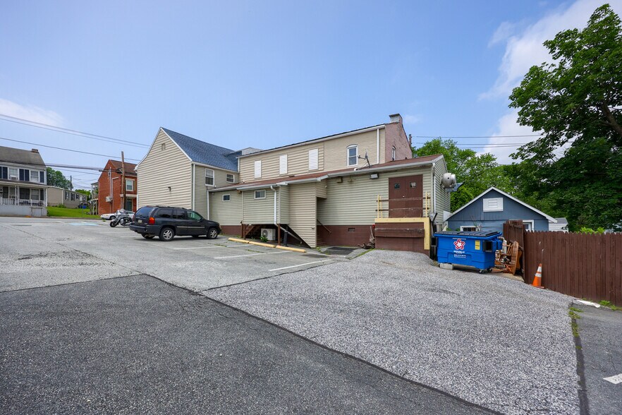 More Photos Of 601 S Front St, Wrightsville Specialty For Sale
