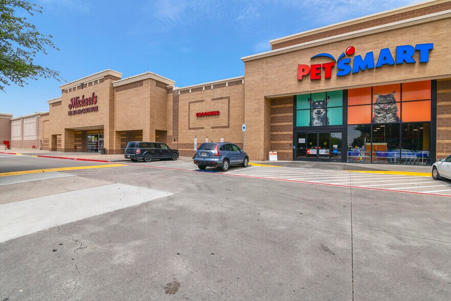 More Photos Of 5301-5435 N Garland Ave, Garland Unknown For Lease