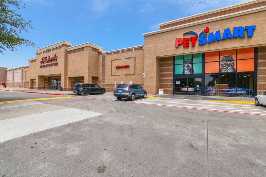 More Photos Of 5301-5435 N Garland Ave, Garland Unknown For Lease
