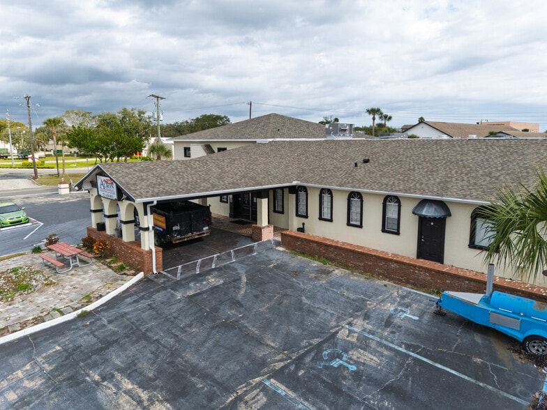 More Photos Of 300 N Cocoa Blvd, Cocoa Restaurant For Lease