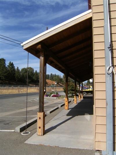 More Photos Of 1506 S Canyon Way, Colfax Freestanding For Lease