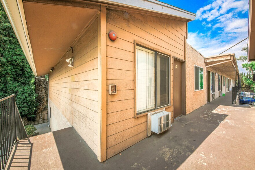 More Photos Of 7505-7507 Woodman Ave, Van Nuys Apartments For Sale